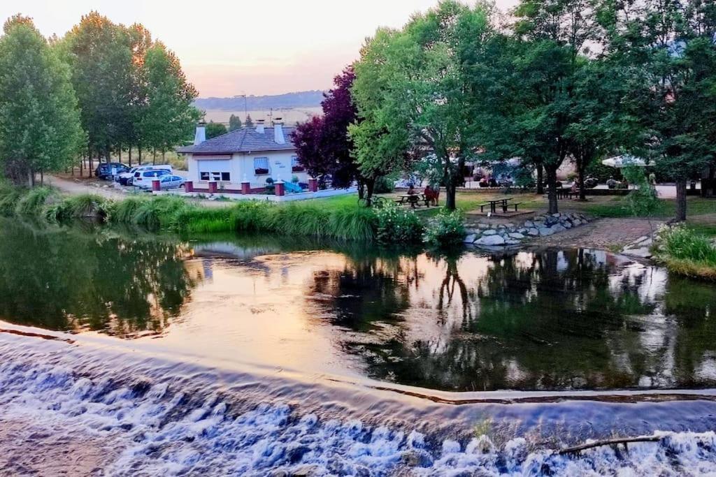 فيلا Casa La Riera Salinas De Pisuerga المظهر الخارجي الصورة